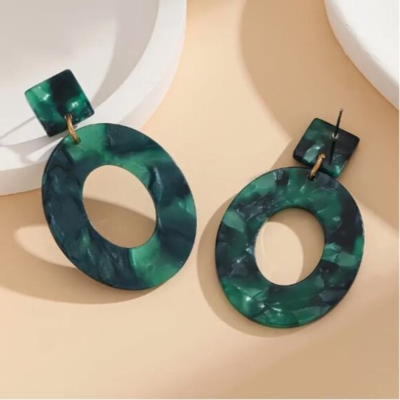 NEW Emerald Green French Acetate Geometric Drop Earrings - Picture 2 of 3